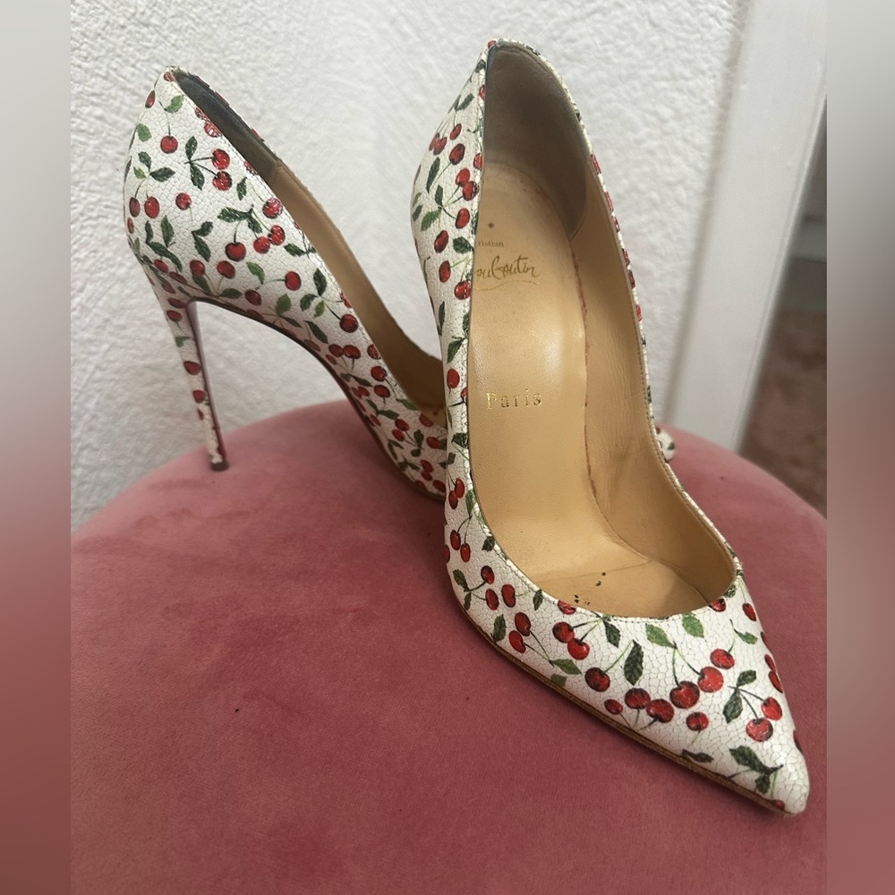 Stunning vintage cherry Christian heels